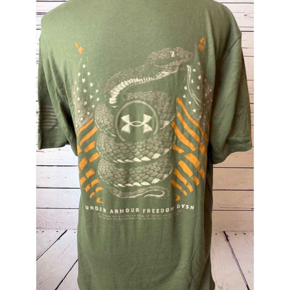 Under Armour Freedom Snake T-Shirt Medium Patriotic Mens NWT USA Tee Shirt Loose